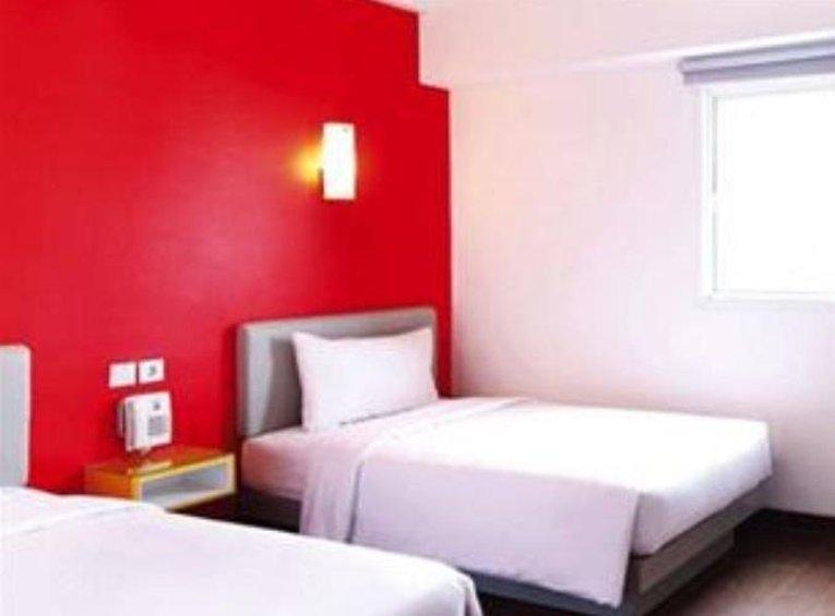 Amaris Hotel Malang Exterior photo